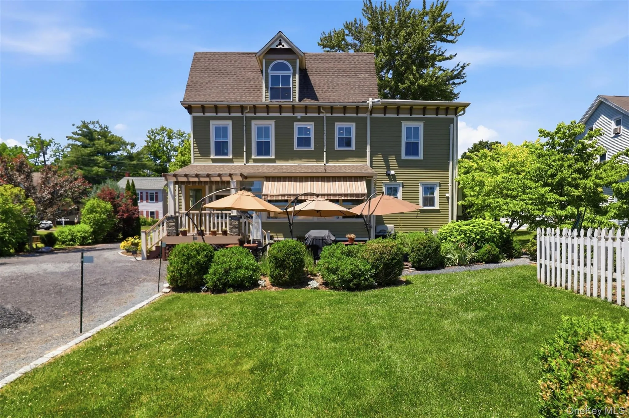 5 and 10 West Street, Marlboro, NY, 9 Bedrooms Bedrooms, 18 Rooms Rooms,9 BathroomsBathrooms,Residential,For Rent,West,0,1015999 5 and 10 West Street, Marlboro, NY, 9 Bedrooms Bedrooms, 18 Rooms Rooms,9 BathroomsBathrooms,Residential,For Rent,West,0,1015999