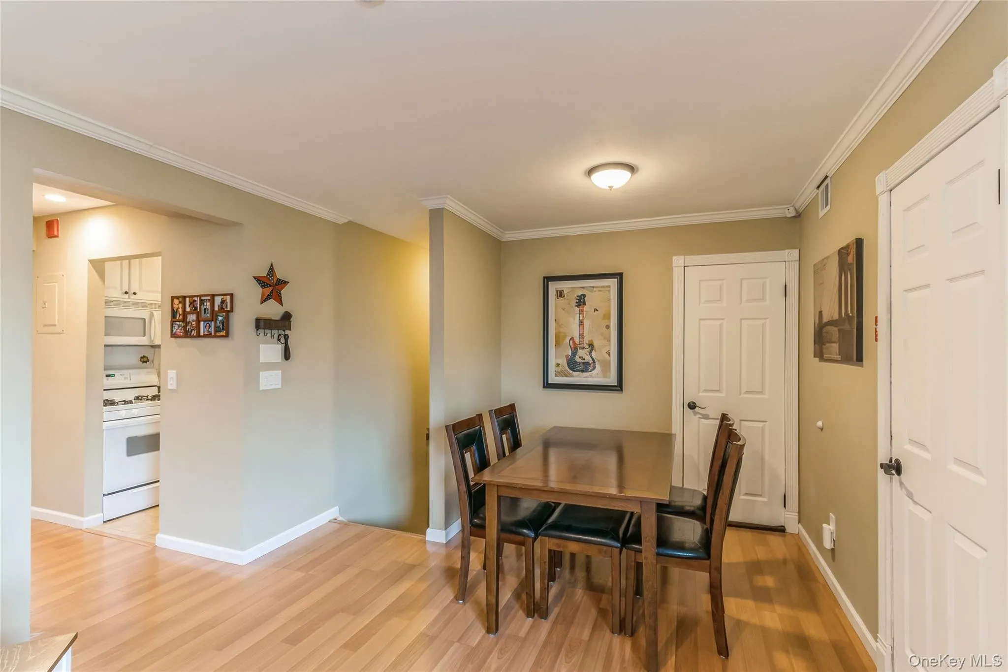 48 Pointe Cir S, Brookhaven, NY, 2 Bedrooms Bedrooms, 4 Rooms Rooms,1 BathroomBathrooms,Residential Lease,For Rent,Pointe Cir S,0,1016000 48 Pointe Cir S, Brookhaven, NY, 2 Bedrooms Bedrooms, 4 Rooms Rooms,1 BathroomBathrooms,Residential Lease,For Rent,Pointe Cir S,0,1016000
