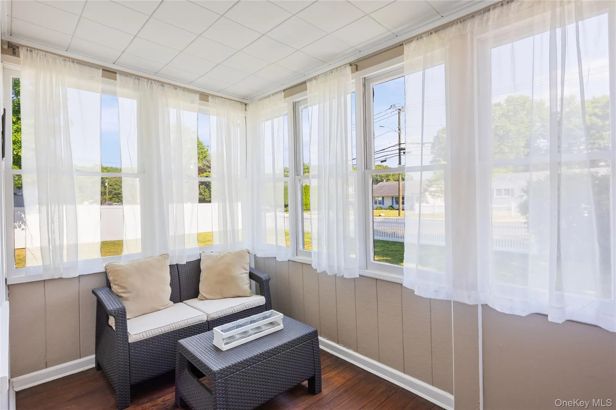 259 Woodlawn Avenue, Smithtown, NY, 3 Bedrooms Bedrooms, 6 Rooms Rooms,1 BathroomBathrooms,Residential,For Rent,Woodlawn,0,1016001 259 Woodlawn Avenue, Smithtown, NY, 3 Bedrooms Bedrooms, 6 Rooms Rooms,1 BathroomBathrooms,Residential,For Rent,Woodlawn,0,1016001