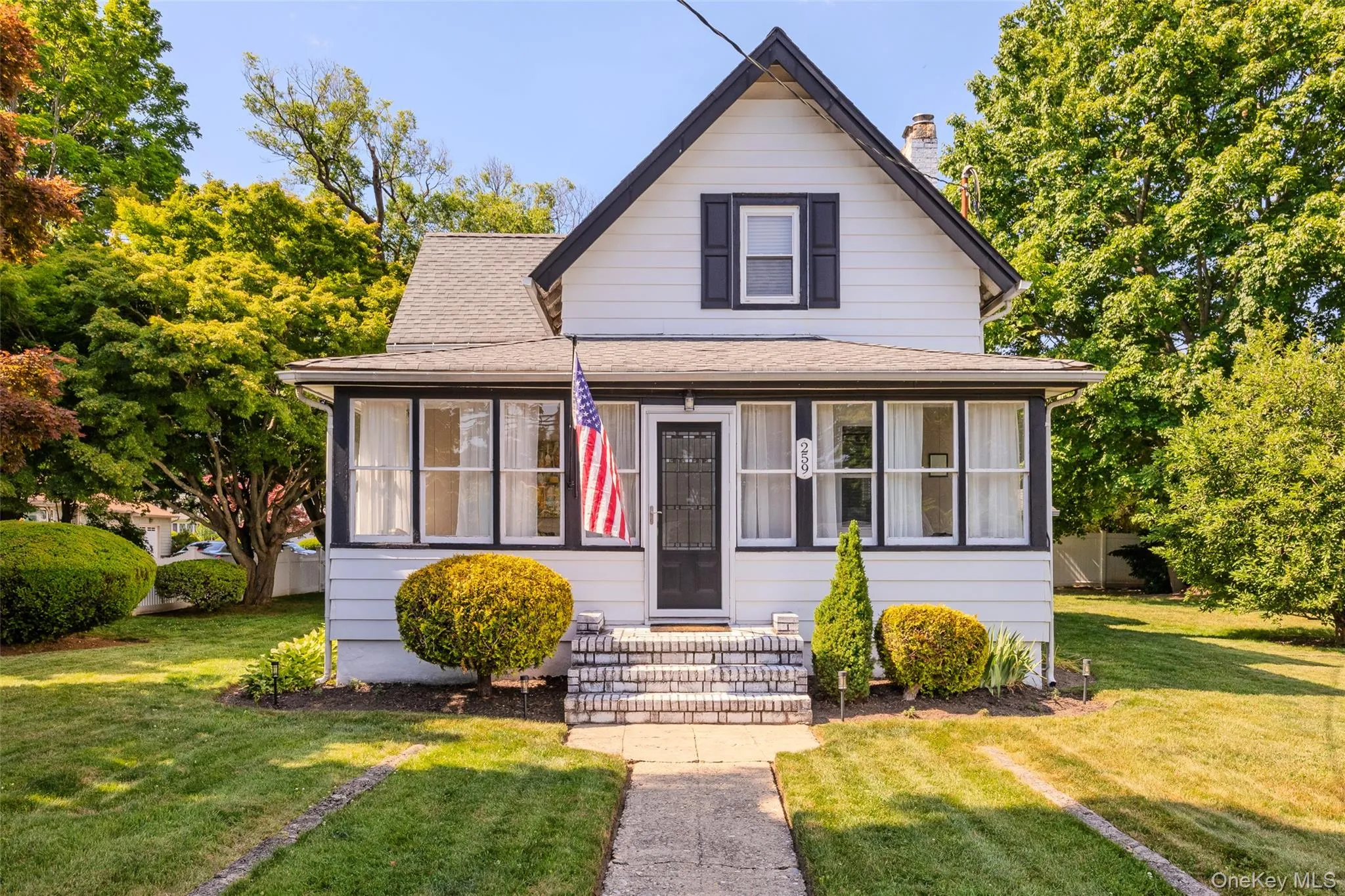 259 Woodlawn Avenue, Smithtown, NY, 3 Bedrooms Bedrooms, 6 Rooms Rooms,1 BathroomBathrooms,Residential,For Rent,Woodlawn,0,1016001 259 Woodlawn Avenue, Smithtown, NY, 3 Bedrooms Bedrooms, 6 Rooms Rooms,1 BathroomBathrooms,Residential,For Rent,Woodlawn,0,1016001