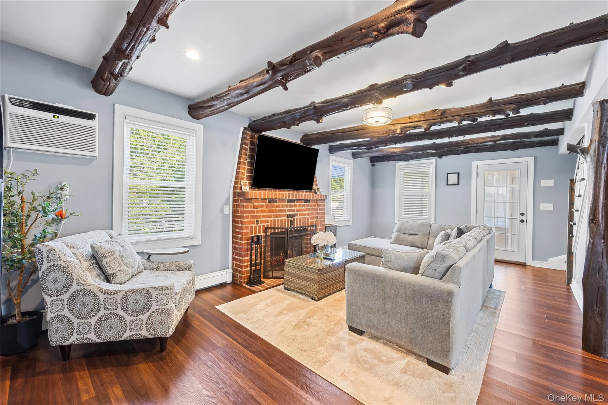 259 Woodlawn Avenue, Smithtown, NY, 3 Bedrooms Bedrooms, 6 Rooms Rooms,1 BathroomBathrooms,Residential,For Rent,Woodlawn,0,1016001 259 Woodlawn Avenue, Smithtown, NY, 3 Bedrooms Bedrooms, 6 Rooms Rooms,1 BathroomBathrooms,Residential,For Rent,Woodlawn,0,1016001