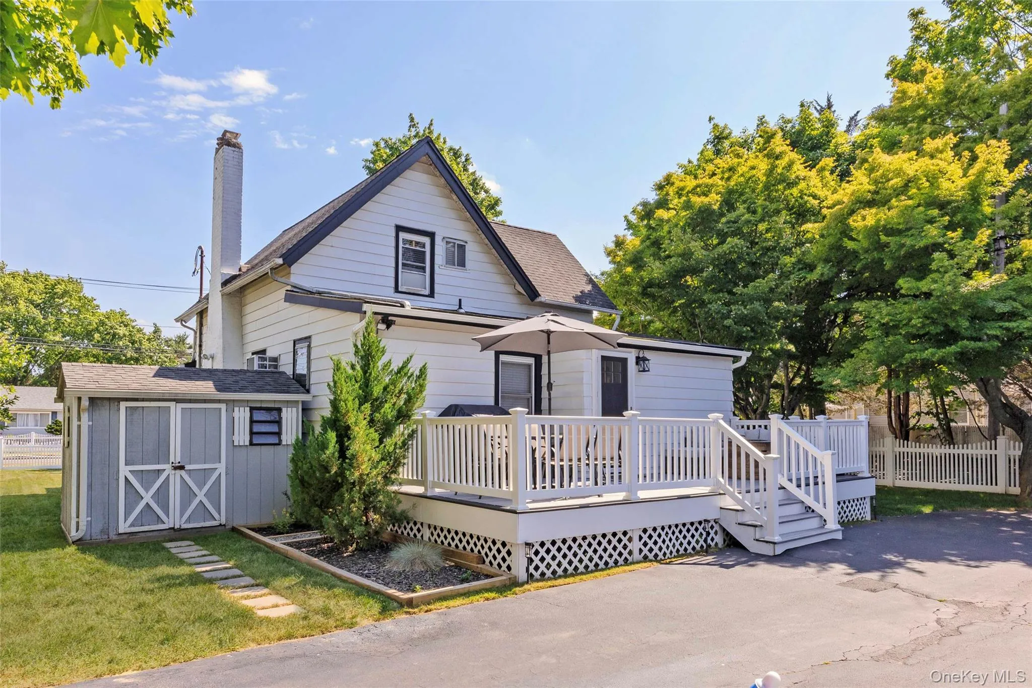 259 Woodlawn Avenue, Smithtown, NY, 3 Bedrooms Bedrooms, 6 Rooms Rooms,1 BathroomBathrooms,Residential,For Rent,Woodlawn,0,1016001 259 Woodlawn Avenue, Smithtown, NY, 3 Bedrooms Bedrooms, 6 Rooms Rooms,1 BathroomBathrooms,Residential,For Rent,Woodlawn,0,1016001
