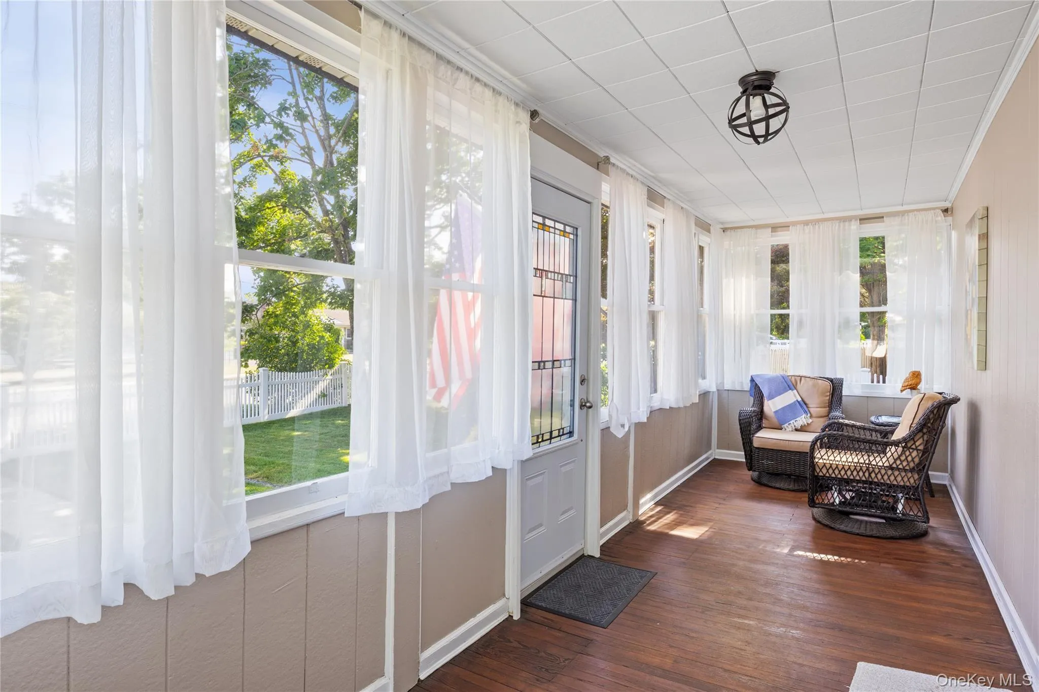 259 Woodlawn Avenue, Smithtown, NY, 3 Bedrooms Bedrooms, 6 Rooms Rooms,1 BathroomBathrooms,Residential,For Rent,Woodlawn,0,1016001 259 Woodlawn Avenue, Smithtown, NY, 3 Bedrooms Bedrooms, 6 Rooms Rooms,1 BathroomBathrooms,Residential,For Rent,Woodlawn,0,1016001