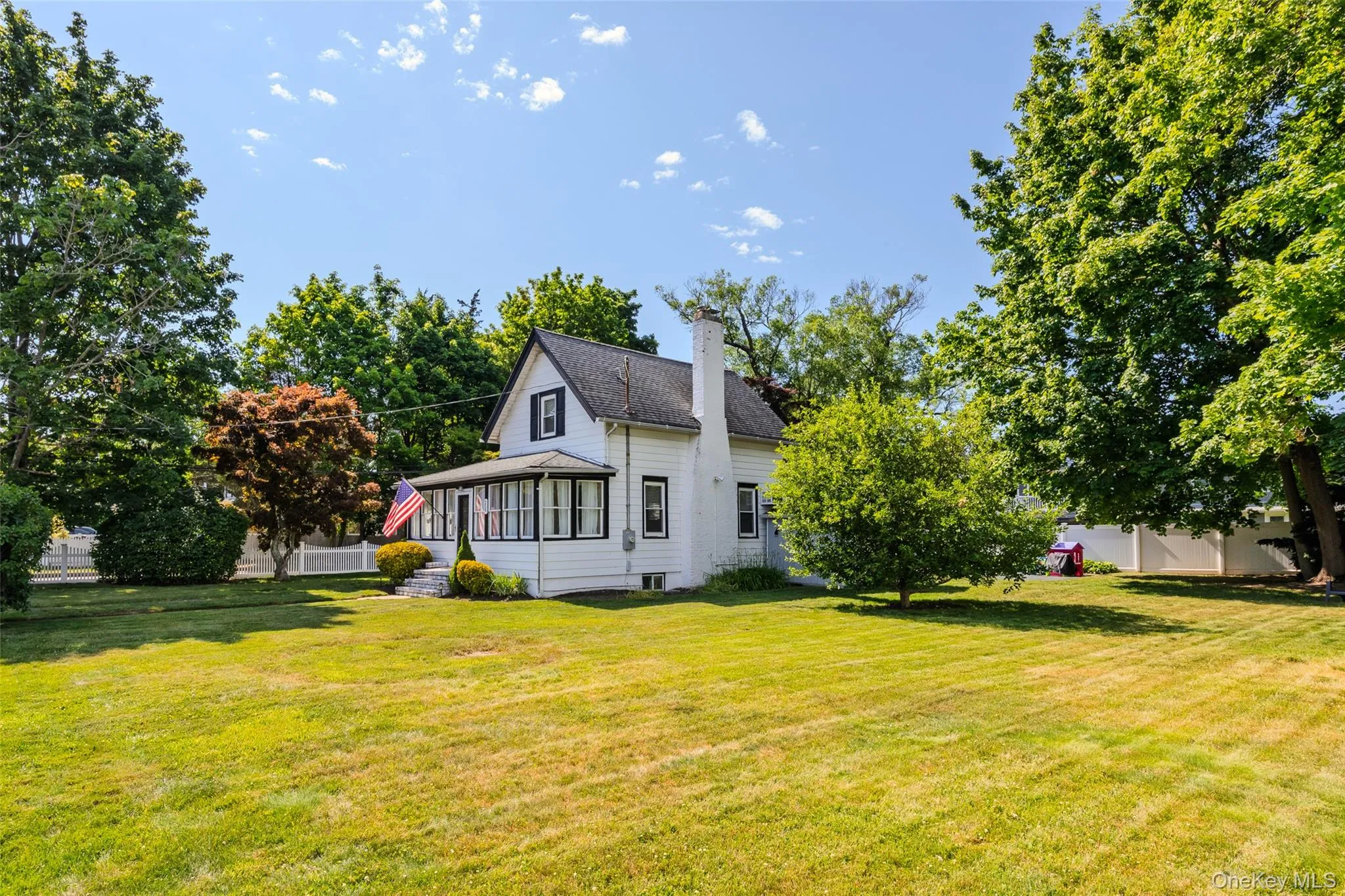 259 Woodlawn Avenue, Smithtown, NY, 3 Bedrooms Bedrooms, 6 Rooms Rooms,1 BathroomBathrooms,Residential,For Rent,Woodlawn,0,1016001 259 Woodlawn Avenue, Smithtown, NY, 3 Bedrooms Bedrooms, 6 Rooms Rooms,1 BathroomBathrooms,Residential,For Rent,Woodlawn,0,1016001