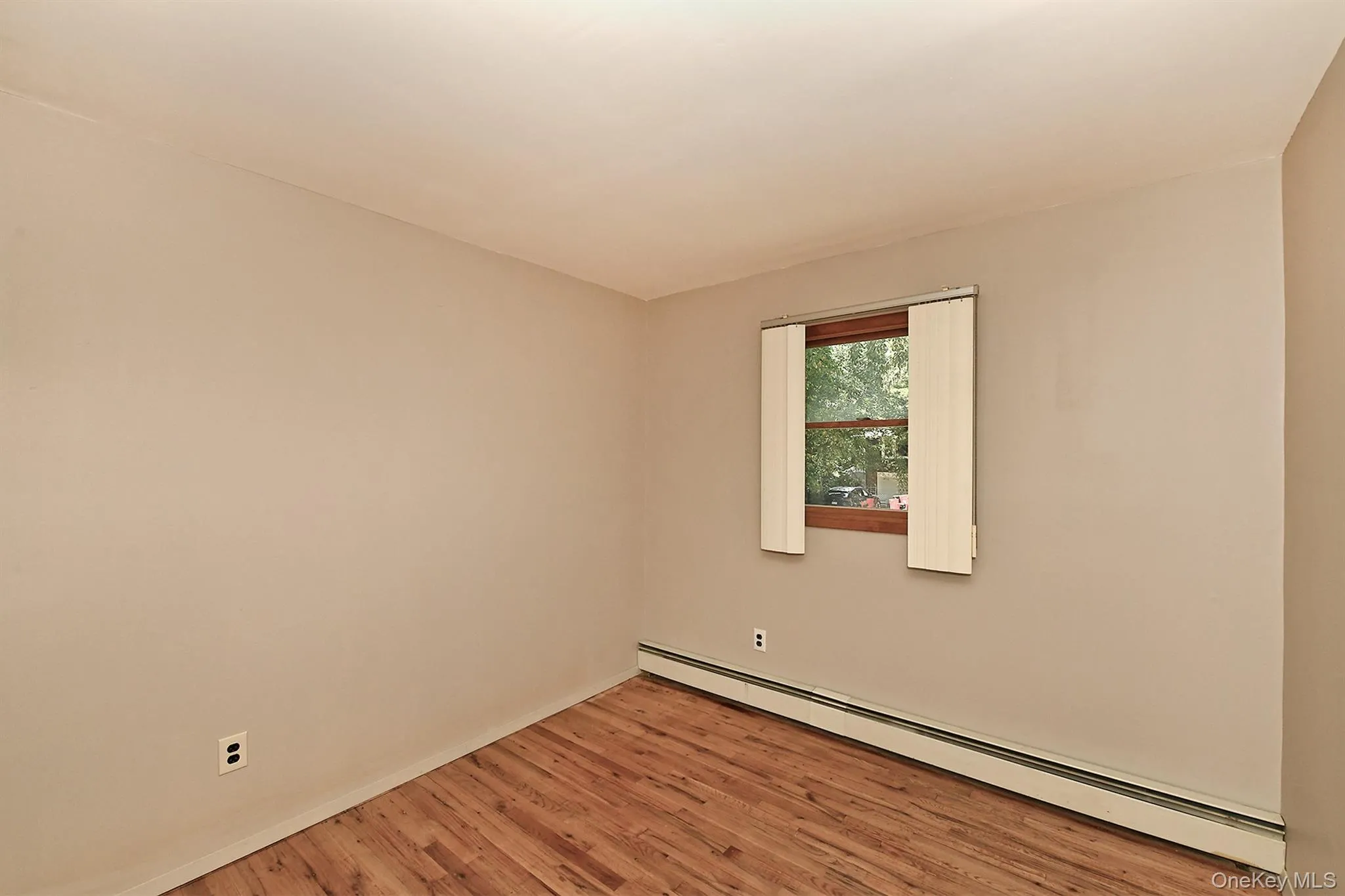 195 Mohawk Street, Islip, NY, 3 Bedrooms Bedrooms, 9 Rooms Rooms,2 BathroomsBathrooms,Residential,For Rent,Mohawk,0,1016010 195 Mohawk Street, Islip, NY, 3 Bedrooms Bedrooms, 9 Rooms Rooms,2 BathroomsBathrooms,Residential,For Rent,Mohawk,0,1016010