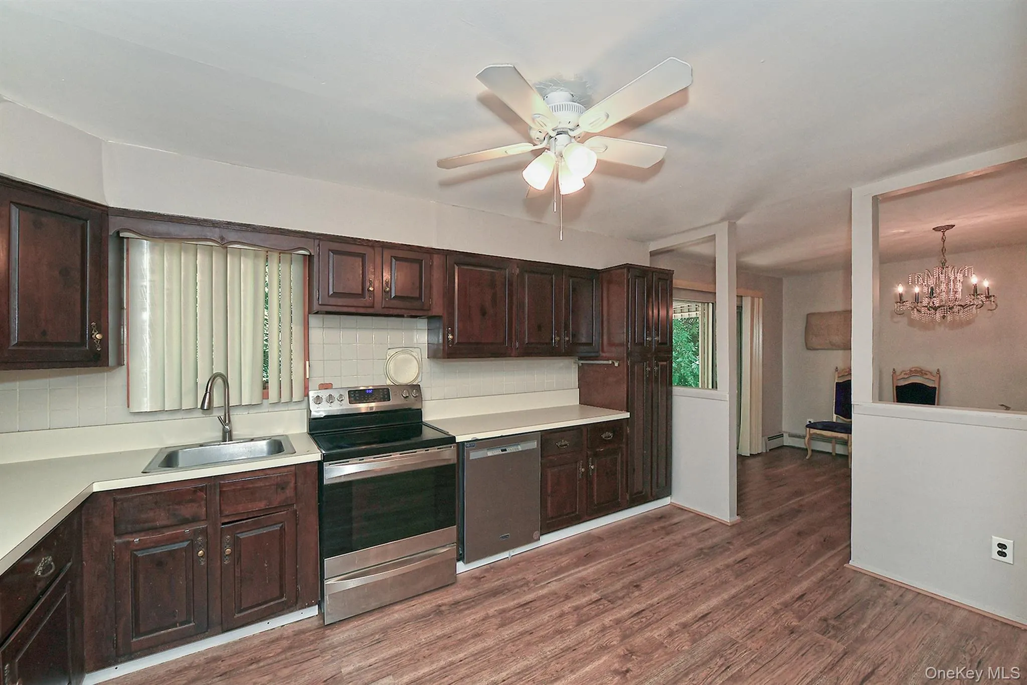 195 Mohawk Street, Islip, NY, 3 Bedrooms Bedrooms, 9 Rooms Rooms,2 BathroomsBathrooms,Residential,For Rent,Mohawk,0,1016010 195 Mohawk Street, Islip, NY, 3 Bedrooms Bedrooms, 9 Rooms Rooms,2 BathroomsBathrooms,Residential,For Rent,Mohawk,0,1016010