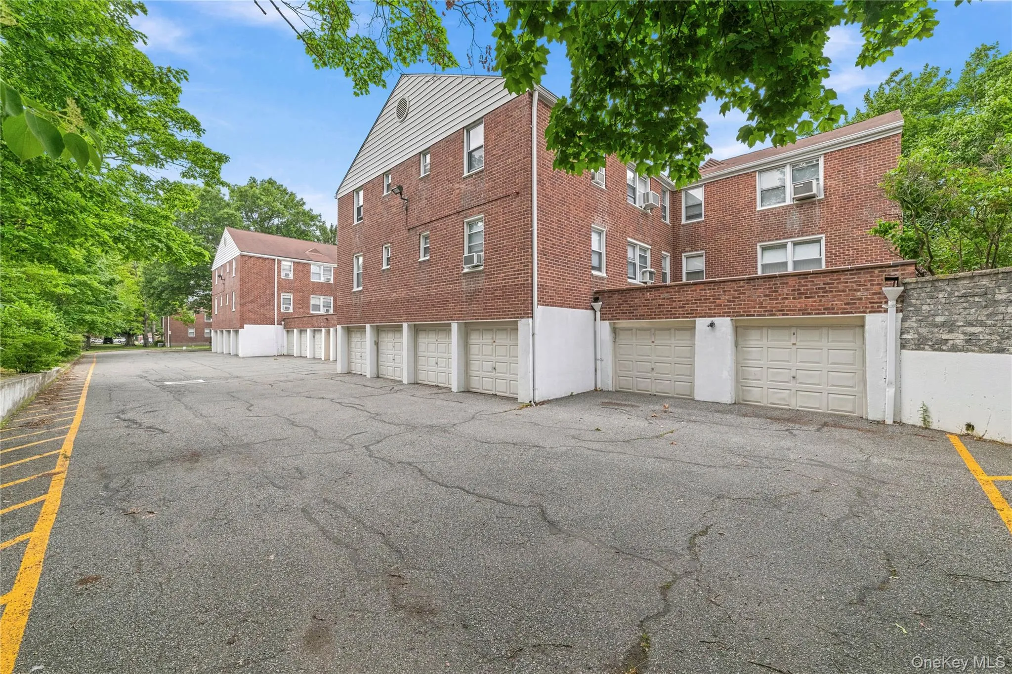 9 Bryant Crescent, White Plains, NY, 2 Bedrooms Bedrooms, 4 Rooms Rooms,1 BathroomBathrooms,Residential,For Rent,Bryant,0,1016014 9 Bryant Crescent, White Plains, NY, 2 Bedrooms Bedrooms, 4 Rooms Rooms,1 BathroomBathrooms,Residential,For Rent,Bryant,0,1016014