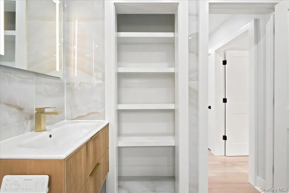 3426 209th Street, New York, NY, 4 Bedrooms Bedrooms, 12 Rooms Rooms,3 BathroomsBathrooms,Residential,For Rent,209th,0,1016019 3426 209th Street, New York, NY, 4 Bedrooms Bedrooms, 12 Rooms Rooms,3 BathroomsBathrooms,Residential,For Rent,209th,0,1016019