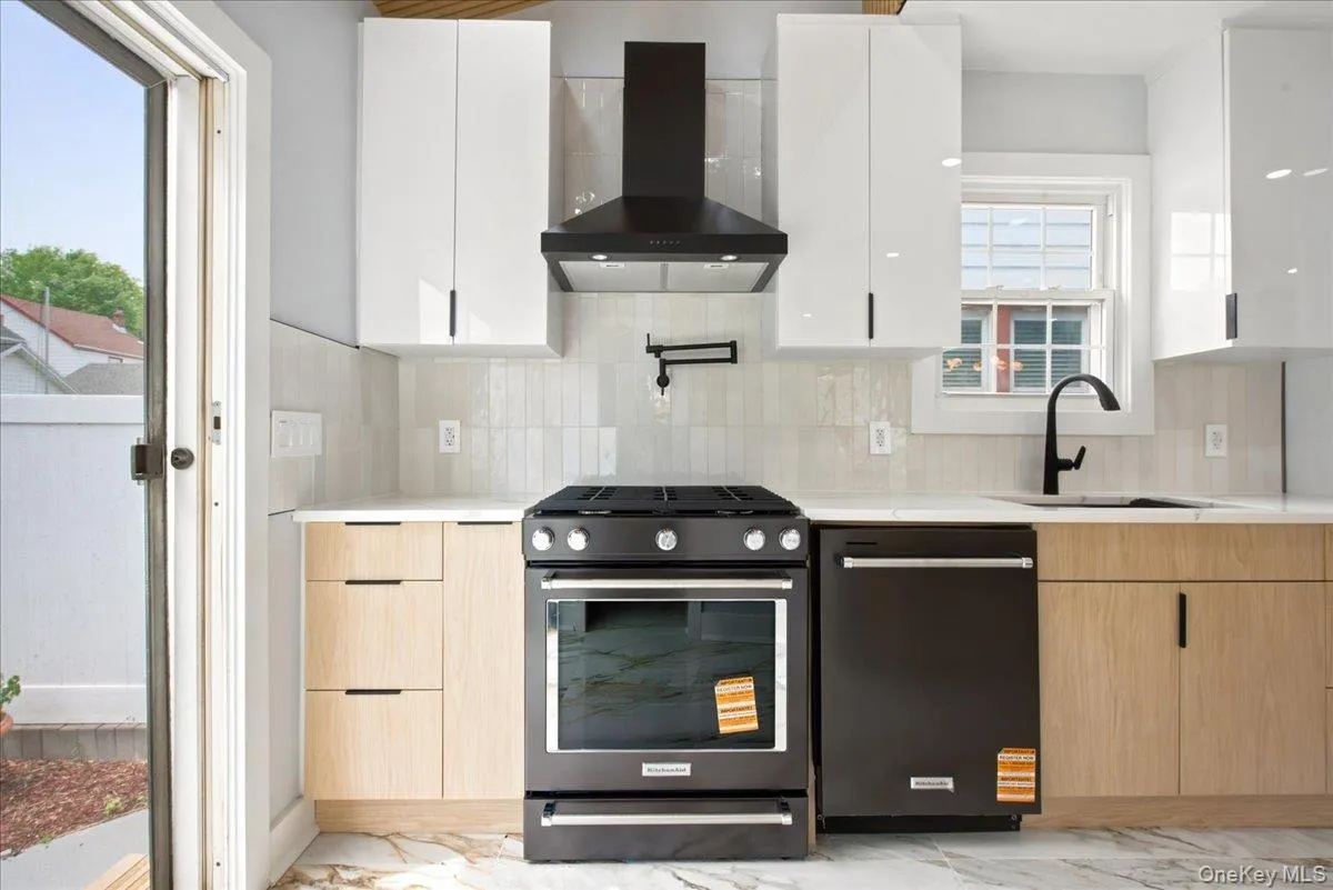 3426 209th Street, New York, NY, 4 Bedrooms Bedrooms, 12 Rooms Rooms,3 BathroomsBathrooms,Residential,For Rent,209th,0,1016019 3426 209th Street, New York, NY, 4 Bedrooms Bedrooms, 12 Rooms Rooms,3 BathroomsBathrooms,Residential,For Rent,209th,0,1016019
