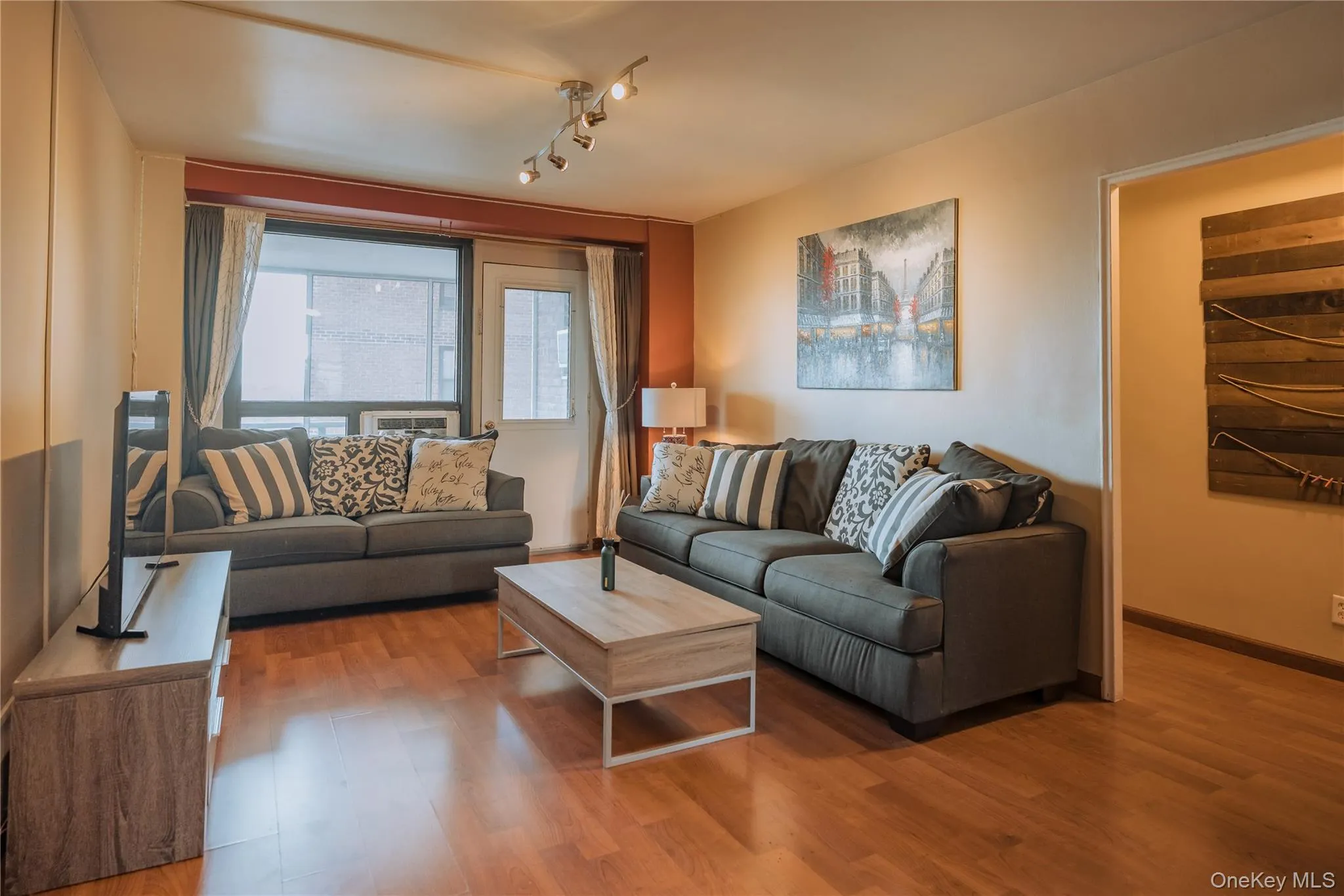 61-25 98th Street, New York, NY, 1 Bedroom Bedrooms, 4 Rooms Rooms,1 BathroomBathrooms,Residential,For Rent,98th,0,1016026 61-25 98th Street, New York, NY, 1 Bedroom Bedrooms, 4 Rooms Rooms,1 BathroomBathrooms,Residential,For Rent,98th,0,1016026