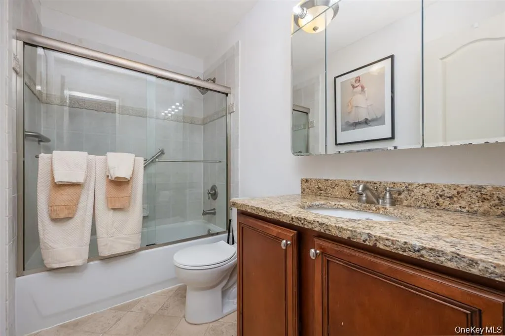 1680 lake Avenue, Hempstead, NY, 6 Bedrooms Bedrooms, 12 Rooms Rooms,5 BathroomsBathrooms,Residential,For Rent,lake,0,1016033 1680 lake Avenue, Hempstead, NY, 6 Bedrooms Bedrooms, 12 Rooms Rooms,5 BathroomsBathrooms,Residential,For Rent,lake,0,1016033