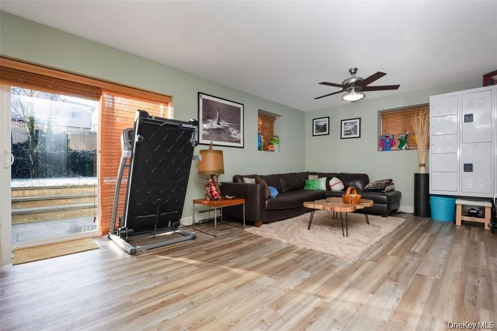 1680 lake Avenue, Hempstead, NY, 6 Bedrooms Bedrooms, 12 Rooms Rooms,5 BathroomsBathrooms,Residential,For Rent,lake,0,1016033 1680 lake Avenue, Hempstead, NY, 6 Bedrooms Bedrooms, 12 Rooms Rooms,5 BathroomsBathrooms,Residential,For Rent,lake,0,1016033