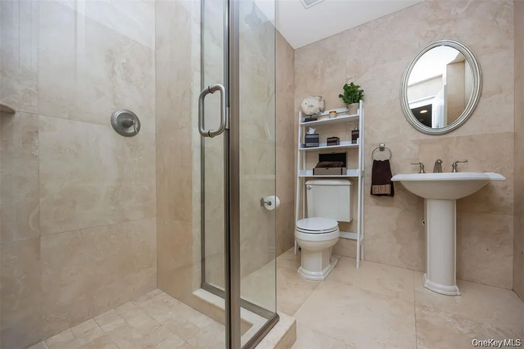 1680 lake Avenue, Hempstead, NY, 6 Bedrooms Bedrooms, 12 Rooms Rooms,5 BathroomsBathrooms,Residential,For Rent,lake,0,1016033 1680 lake Avenue, Hempstead, NY, 6 Bedrooms Bedrooms, 12 Rooms Rooms,5 BathroomsBathrooms,Residential,For Rent,lake,0,1016033