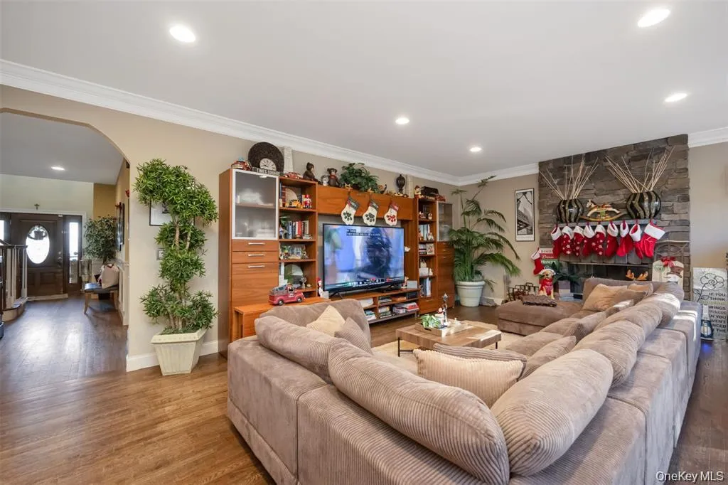 1680 lake Avenue, Hempstead, NY, 6 Bedrooms Bedrooms, 12 Rooms Rooms,5 BathroomsBathrooms,Residential,For Rent,lake,0,1016033 1680 lake Avenue, Hempstead, NY, 6 Bedrooms Bedrooms, 12 Rooms Rooms,5 BathroomsBathrooms,Residential,For Rent,lake,0,1016033