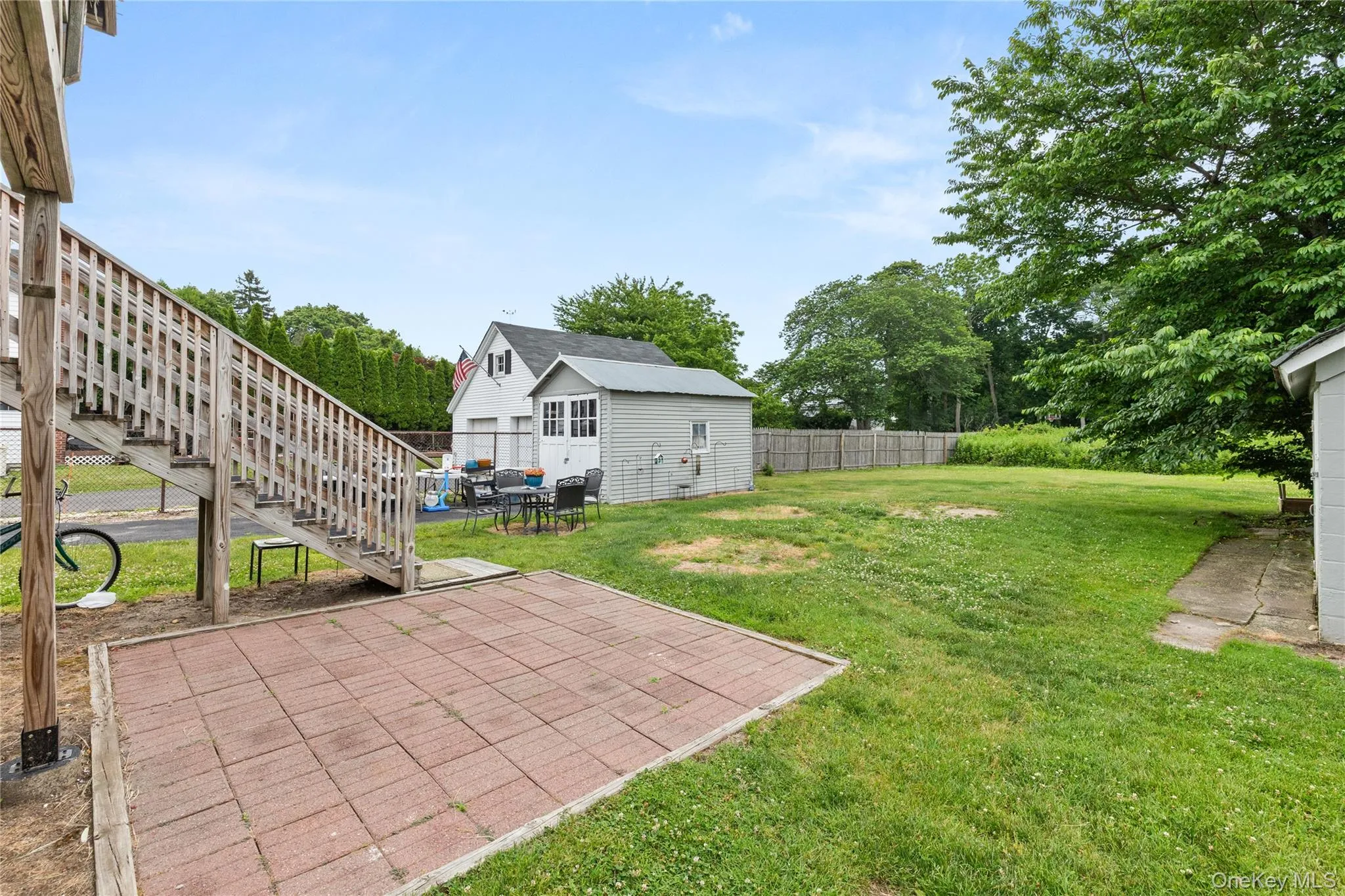 Yard w/Patio Yard w/Patio
