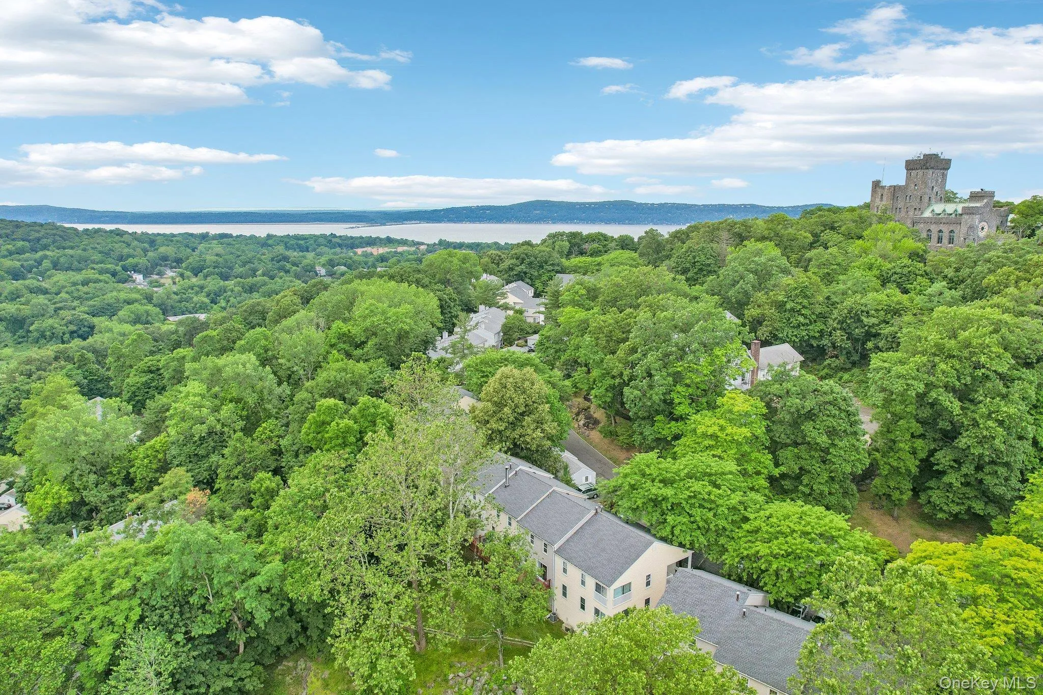 422 Carrollwood Drive, Greenburgh, NY, 2 Bedrooms Bedrooms, 8 Rooms Rooms,2 BathroomsBathrooms,Residential,For Rent,Carrollwood,0,1016044 422 Carrollwood Drive, Greenburgh, NY, 2 Bedrooms Bedrooms, 8 Rooms Rooms,2 BathroomsBathrooms,Residential,For Rent,Carrollwood,0,1016044