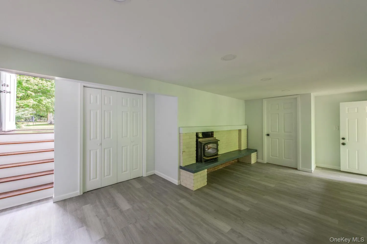 With Wood stove insert or fireplace With Wood stove insert or fireplace