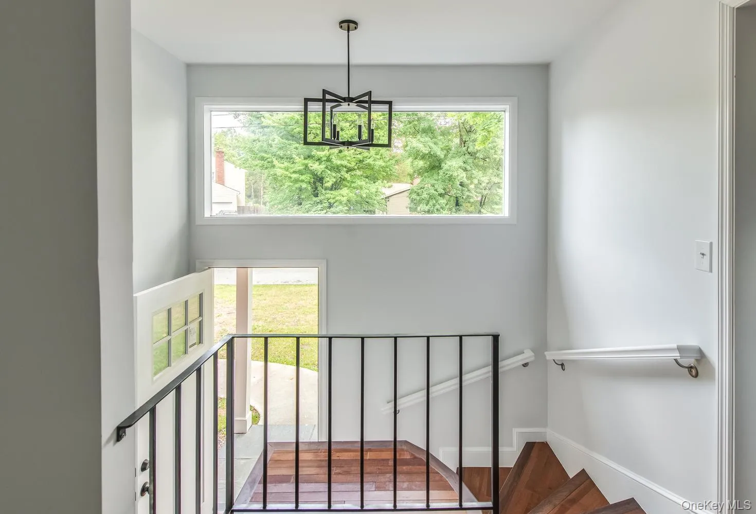 Oversized Bay window Oversized Bay window