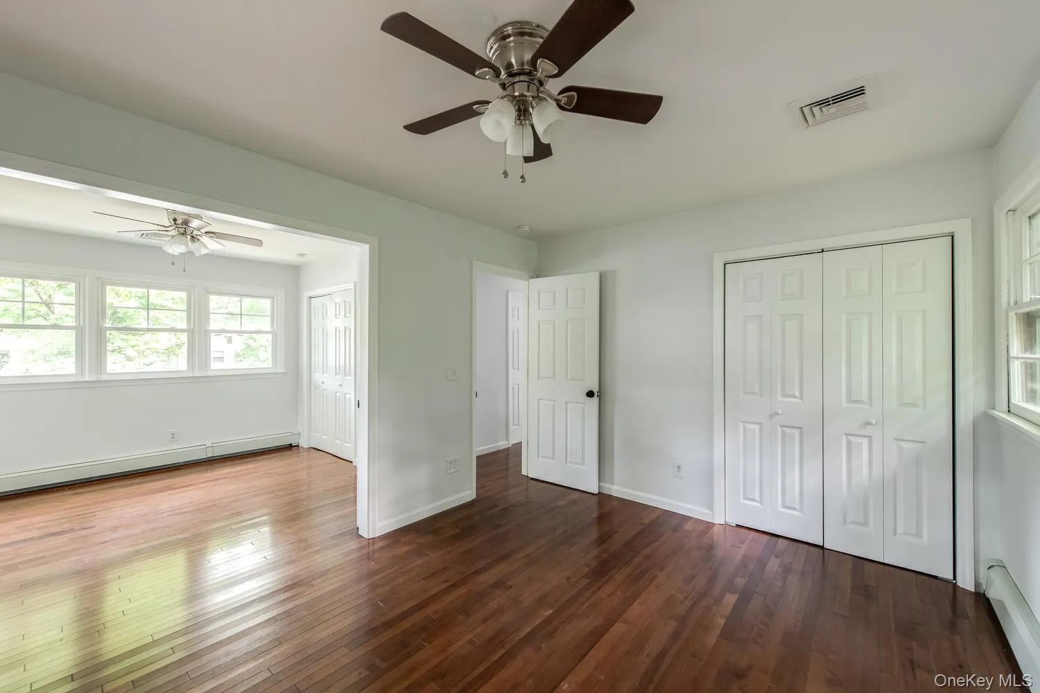 L -shaped Bedroom L -shaped Bedroom