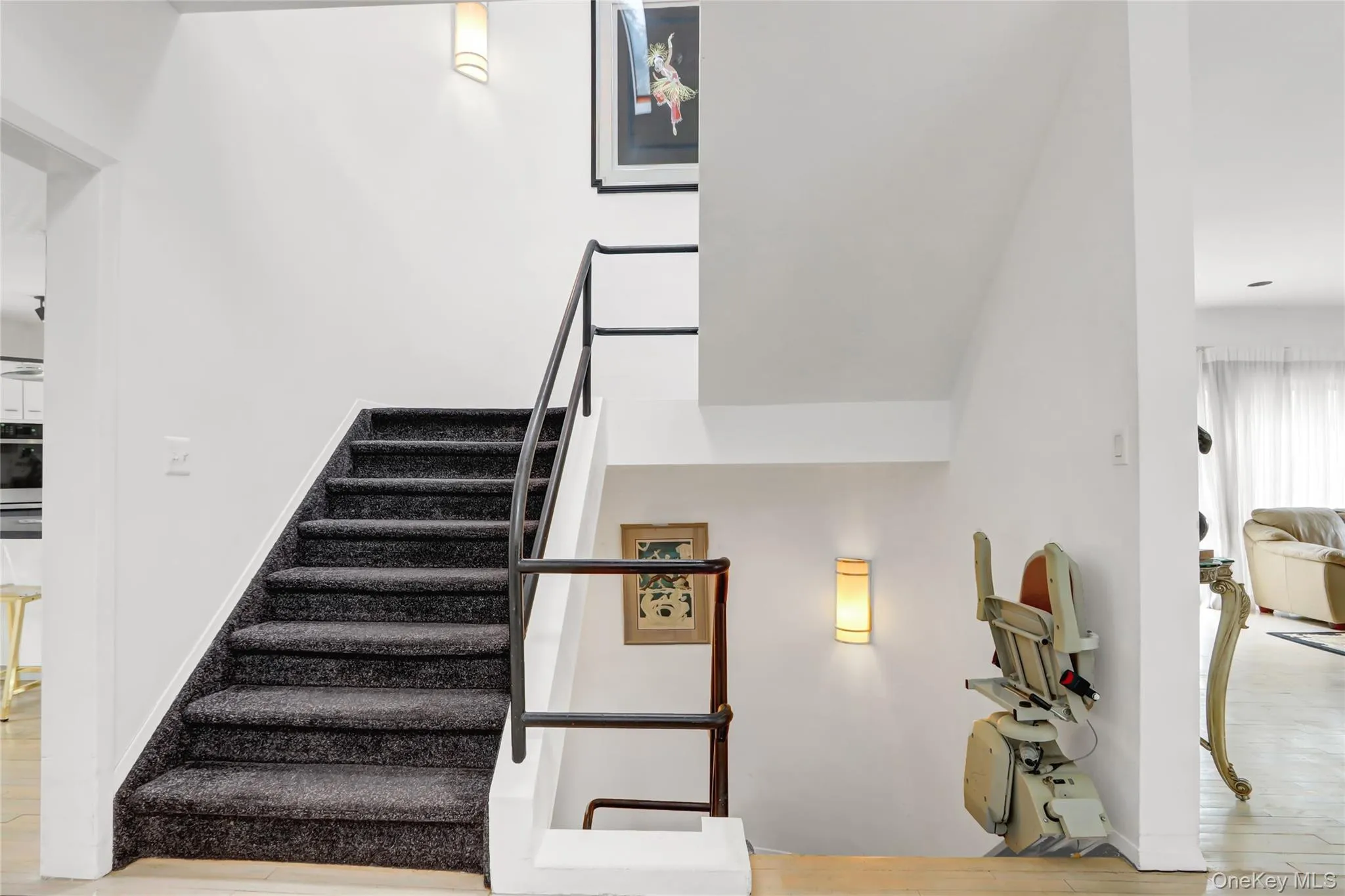 4 Verity Lane, North Hempstead, NY, 5 Bedrooms Bedrooms, 10 Rooms Rooms,4 BathroomsBathrooms,Residential,For Rent,Verity,0,1016057 4 Verity Lane, North Hempstead, NY, 5 Bedrooms Bedrooms, 10 Rooms Rooms,4 BathroomsBathrooms,Residential,For Rent,Verity,0,1016057