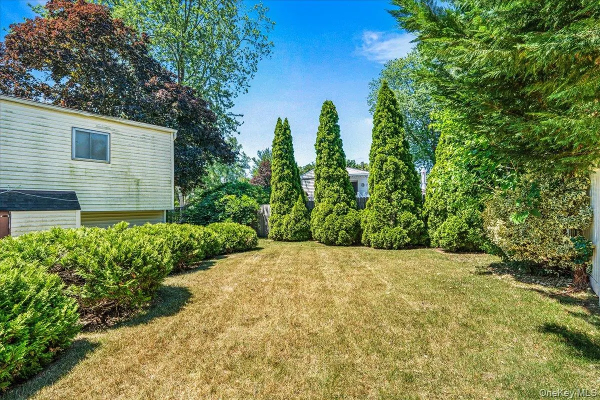105 Strauss Avenue, Brookhaven, NY, 4 Bedrooms Bedrooms, 9 Rooms Rooms,2 BathroomsBathrooms,Residential,For Rent,Strauss,0,KEY1016058 105 Strauss Avenue, Brookhaven, NY, 4 Bedrooms Bedrooms, 9 Rooms Rooms,2 BathroomsBathrooms,Residential,For Rent,Strauss,0,KEY1016058