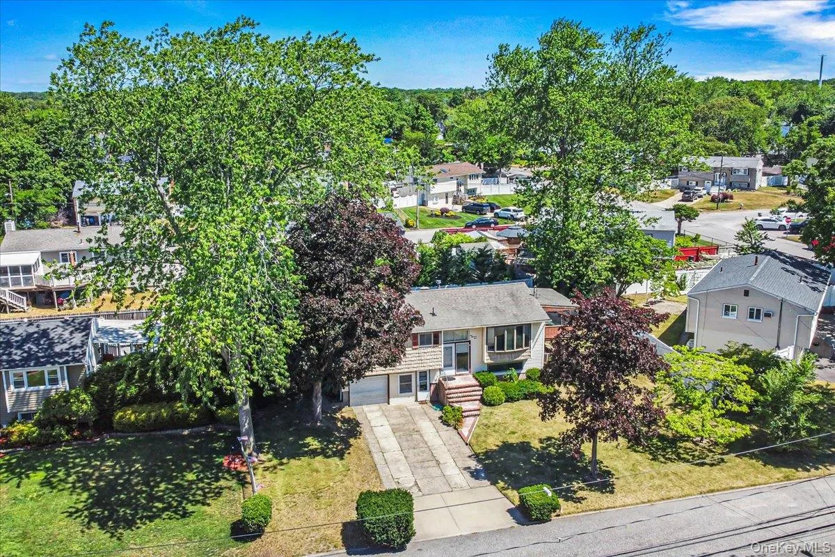 105 Strauss Avenue, Brookhaven, NY, 4 Bedrooms Bedrooms, 9 Rooms Rooms,2 BathroomsBathrooms,Residential,For Rent,Strauss,0,KEY1016058 105 Strauss Avenue, Brookhaven, NY, 4 Bedrooms Bedrooms, 9 Rooms Rooms,2 BathroomsBathrooms,Residential,For Rent,Strauss,0,KEY1016058