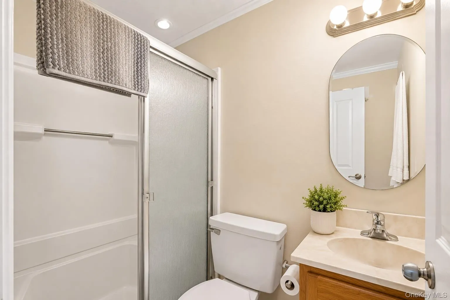 105 Strauss Avenue, Brookhaven, NY, 4 Bedrooms Bedrooms, 9 Rooms Rooms,2 BathroomsBathrooms,Residential,For Rent,Strauss,0,KEY1016058 105 Strauss Avenue, Brookhaven, NY, 4 Bedrooms Bedrooms, 9 Rooms Rooms,2 BathroomsBathrooms,Residential,For Rent,Strauss,0,KEY1016058