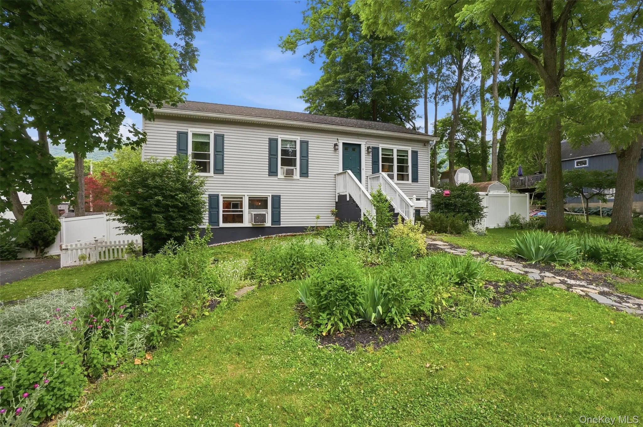 21 Overlook Avenue, Beacon, NY, 3 Bedrooms Bedrooms, 7 Rooms Rooms,2 BathroomsBathrooms,Residential,For Rent,Overlook,0,1016059 21 Overlook Avenue, Beacon, NY, 3 Bedrooms Bedrooms, 7 Rooms Rooms,2 BathroomsBathrooms,Residential,For Rent,Overlook,0,1016059