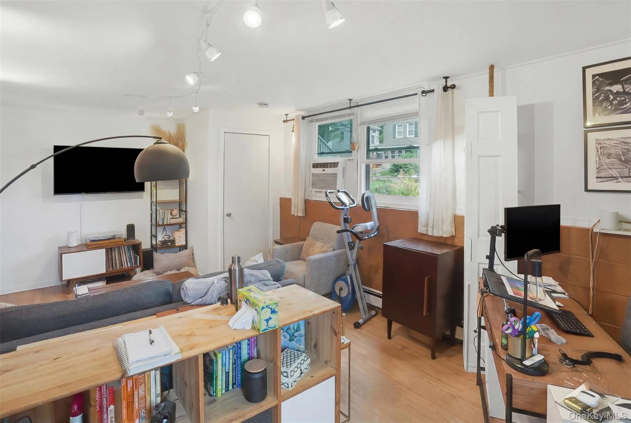 21 Overlook Avenue, Beacon, NY, 3 Bedrooms Bedrooms, 7 Rooms Rooms,2 BathroomsBathrooms,Residential,For Rent,Overlook,0,1016059 21 Overlook Avenue, Beacon, NY, 3 Bedrooms Bedrooms, 7 Rooms Rooms,2 BathroomsBathrooms,Residential,For Rent,Overlook,0,1016059