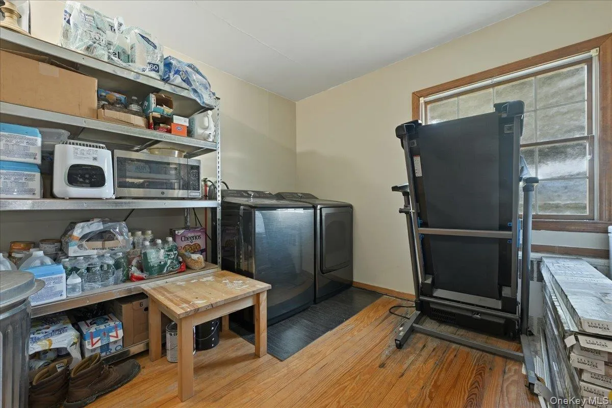 12 Thorne Street, Brookhaven, NY, 4 Bedrooms Bedrooms, 9 Rooms Rooms,2 BathroomsBathrooms,Residential,For Rent,Thorne,0,KEY1016062 12 Thorne Street, Brookhaven, NY, 4 Bedrooms Bedrooms, 9 Rooms Rooms,2 BathroomsBathrooms,Residential,For Rent,Thorne,0,KEY1016062