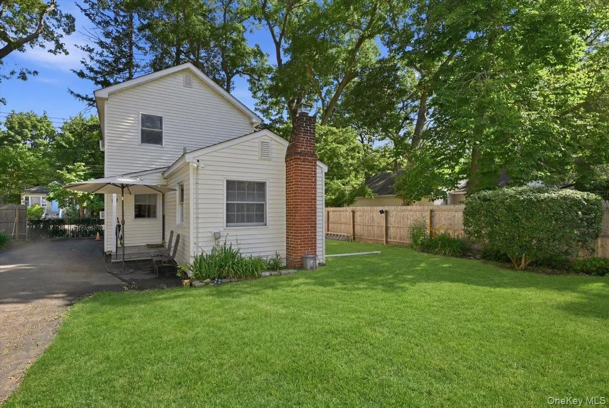 12 Thorne Street, Brookhaven, NY, 4 Bedrooms Bedrooms, 9 Rooms Rooms,2 BathroomsBathrooms,Residential,For Rent,Thorne,0,KEY1016062 12 Thorne Street, Brookhaven, NY, 4 Bedrooms Bedrooms, 9 Rooms Rooms,2 BathroomsBathrooms,Residential,For Rent,Thorne,0,KEY1016062