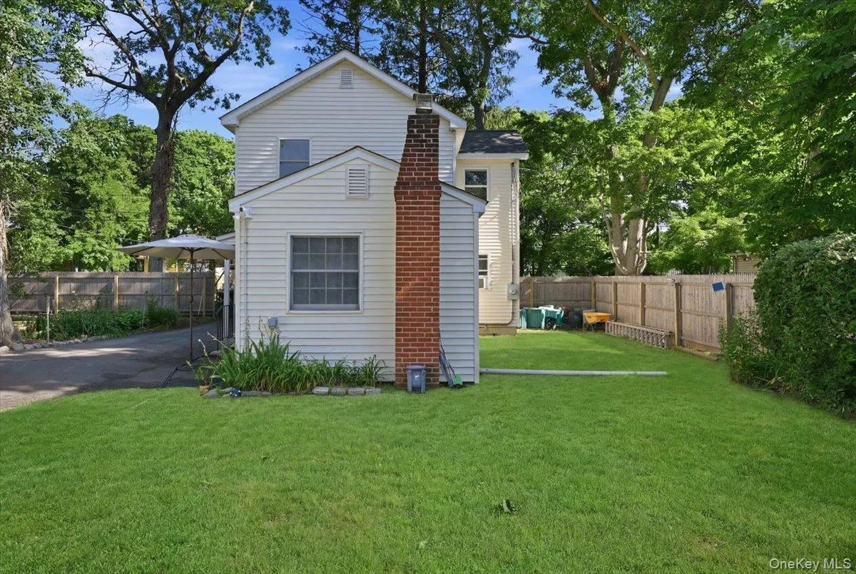 12 Thorne Street, Brookhaven, NY, 4 Bedrooms Bedrooms, 9 Rooms Rooms,2 BathroomsBathrooms,Residential,For Rent,Thorne,0,KEY1016062 12 Thorne Street, Brookhaven, NY, 4 Bedrooms Bedrooms, 9 Rooms Rooms,2 BathroomsBathrooms,Residential,For Rent,Thorne,0,KEY1016062