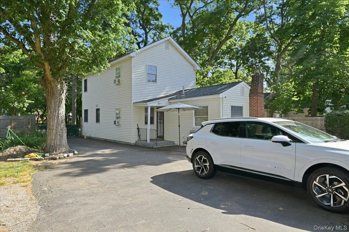 12 Thorne Street, Brookhaven, NY, 4 Bedrooms Bedrooms, 9 Rooms Rooms,2 BathroomsBathrooms,Residential,For Rent,Thorne,0,KEY1016062 12 Thorne Street, Brookhaven, NY, 4 Bedrooms Bedrooms, 9 Rooms Rooms,2 BathroomsBathrooms,Residential,For Rent,Thorne,0,KEY1016062