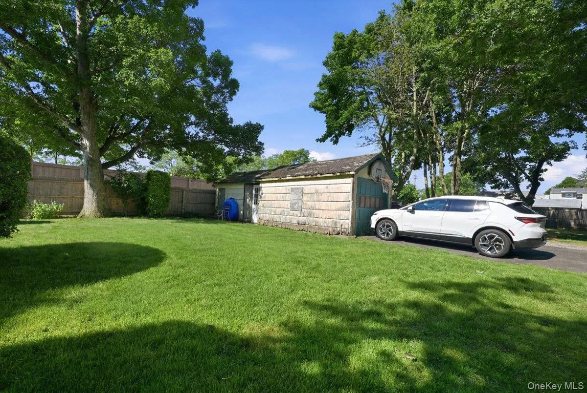 12 Thorne Street, Brookhaven, NY, 4 Bedrooms Bedrooms, 9 Rooms Rooms,2 BathroomsBathrooms,Residential,For Rent,Thorne,0,KEY1016062 12 Thorne Street, Brookhaven, NY, 4 Bedrooms Bedrooms, 9 Rooms Rooms,2 BathroomsBathrooms,Residential,For Rent,Thorne,0,KEY1016062