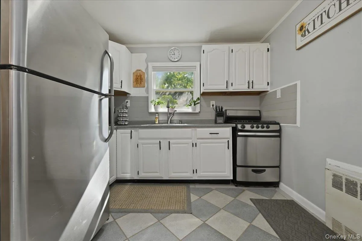 12 Thorne Street, Brookhaven, NY, 4 Bedrooms Bedrooms, 9 Rooms Rooms,2 BathroomsBathrooms,Residential,For Rent,Thorne,0,KEY1016062 12 Thorne Street, Brookhaven, NY, 4 Bedrooms Bedrooms, 9 Rooms Rooms,2 BathroomsBathrooms,Residential,For Rent,Thorne,0,KEY1016062