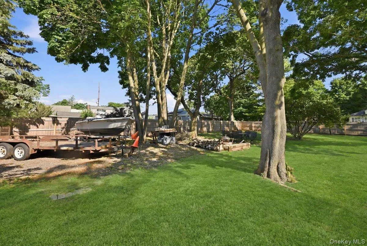 12 Thorne Street, Brookhaven, NY, 4 Bedrooms Bedrooms, 9 Rooms Rooms,2 BathroomsBathrooms,Residential,For Rent,Thorne,0,KEY1016062 12 Thorne Street, Brookhaven, NY, 4 Bedrooms Bedrooms, 9 Rooms Rooms,2 BathroomsBathrooms,Residential,For Rent,Thorne,0,KEY1016062
