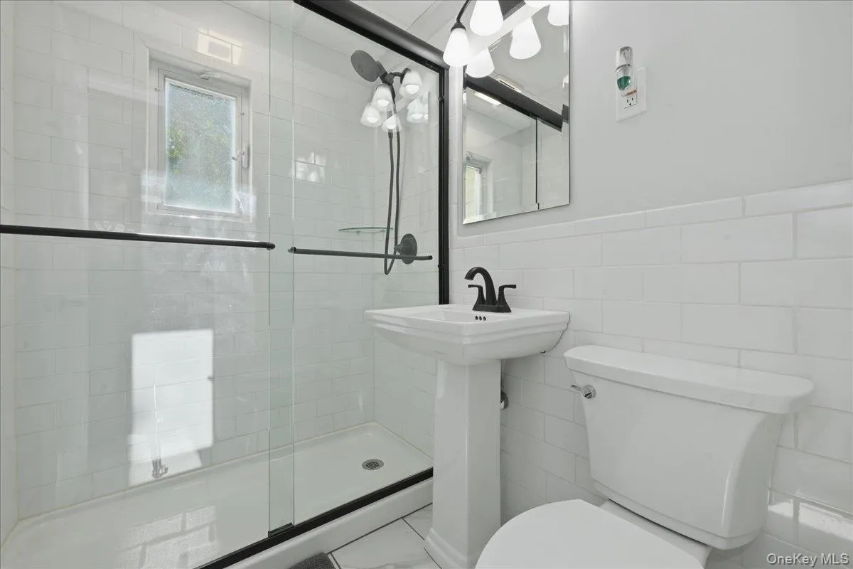 12 Thorne Street, Brookhaven, NY, 4 Bedrooms Bedrooms, 9 Rooms Rooms,2 BathroomsBathrooms,Residential,For Rent,Thorne,0,KEY1016062 12 Thorne Street, Brookhaven, NY, 4 Bedrooms Bedrooms, 9 Rooms Rooms,2 BathroomsBathrooms,Residential,For Rent,Thorne,0,KEY1016062