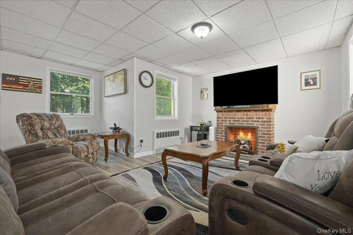 12 Thorne Street, Brookhaven, NY, 4 Bedrooms Bedrooms, 9 Rooms Rooms,2 BathroomsBathrooms,Residential,For Rent,Thorne,0,KEY1016062 12 Thorne Street, Brookhaven, NY, 4 Bedrooms Bedrooms, 9 Rooms Rooms,2 BathroomsBathrooms,Residential,For Rent,Thorne,0,KEY1016062