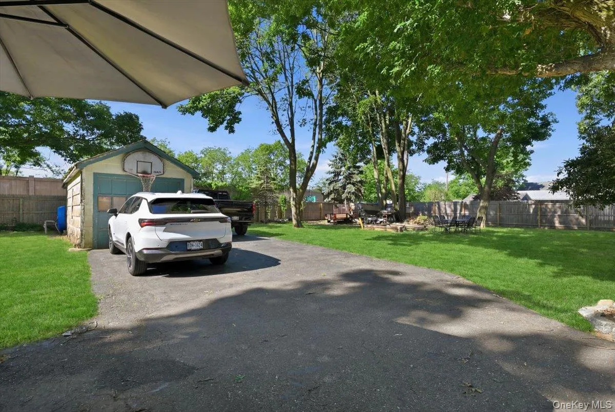 12 Thorne Street, Brookhaven, NY, 4 Bedrooms Bedrooms, 9 Rooms Rooms,2 BathroomsBathrooms,Residential,For Rent,Thorne,0,KEY1016062 12 Thorne Street, Brookhaven, NY, 4 Bedrooms Bedrooms, 9 Rooms Rooms,2 BathroomsBathrooms,Residential,For Rent,Thorne,0,KEY1016062