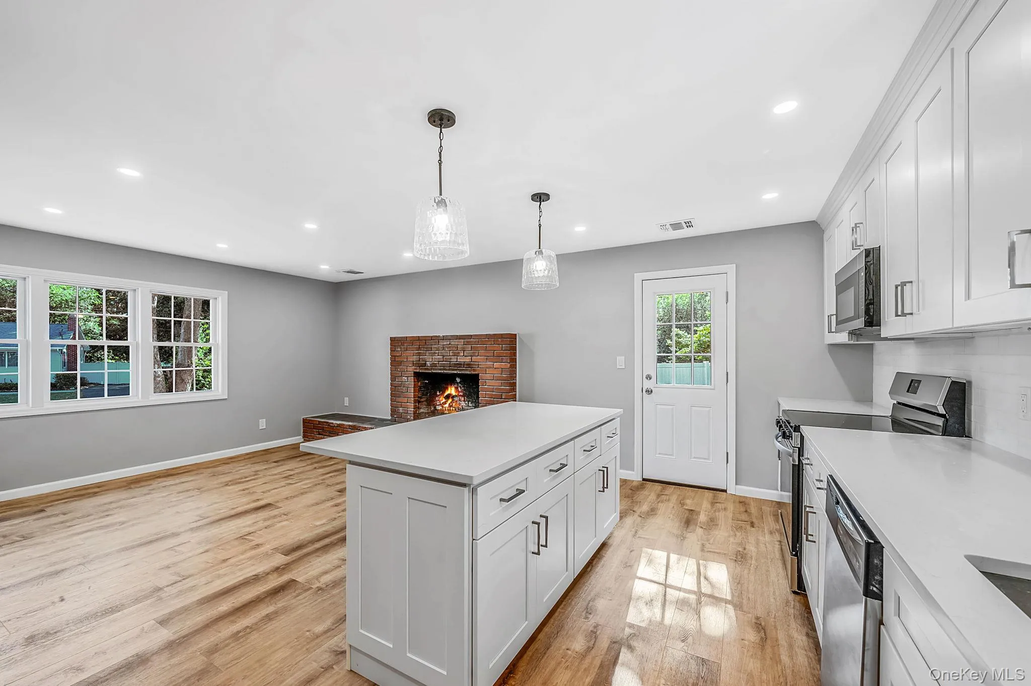 18 Joyce Drive, Riverhead, NY, 4 Bedrooms Bedrooms, 8 Rooms Rooms,3 BathroomsBathrooms,Residential,For Rent,Joyce,0,1016072 18 Joyce Drive, Riverhead, NY, 4 Bedrooms Bedrooms, 8 Rooms Rooms,3 BathroomsBathrooms,Residential,For Rent,Joyce,0,1016072