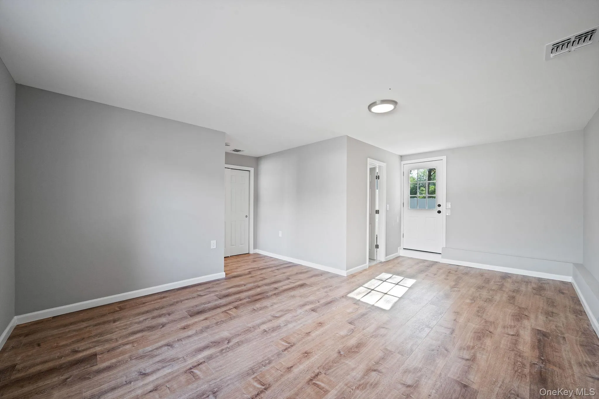18 Joyce Drive, Riverhead, NY, 4 Bedrooms Bedrooms, 8 Rooms Rooms,3 BathroomsBathrooms,Residential,For Rent,Joyce,0,1016072 18 Joyce Drive, Riverhead, NY, 4 Bedrooms Bedrooms, 8 Rooms Rooms,3 BathroomsBathrooms,Residential,For Rent,Joyce,0,1016072