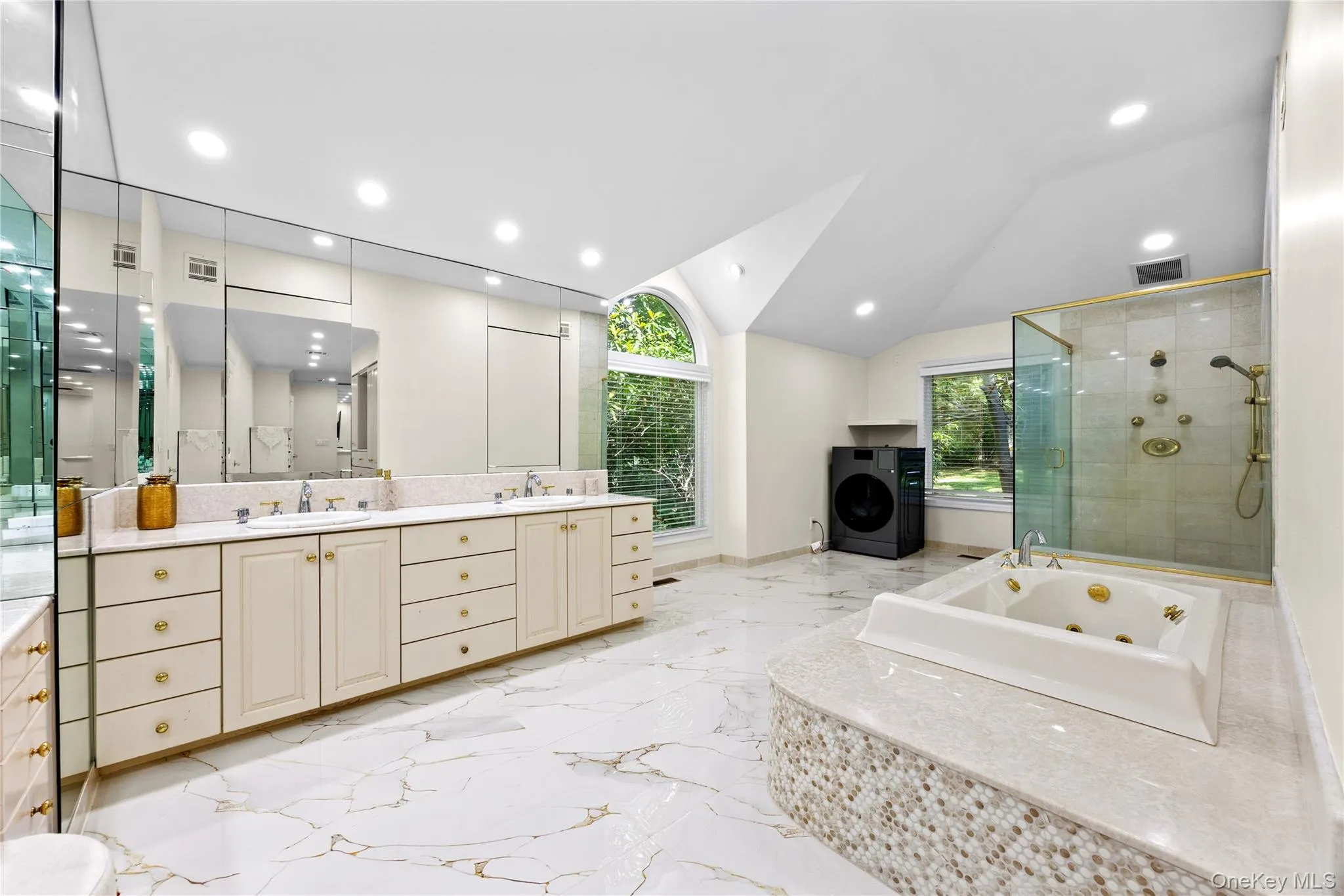 249 Glen Cove Road, North Hempstead, NY, 4 Bedrooms Bedrooms, 11 Rooms Rooms,4 BathroomsBathrooms,Residential,For Rent,Glen Cove,0,KEY1016084 249 Glen Cove Road, North Hempstead, NY, 4 Bedrooms Bedrooms, 11 Rooms Rooms,4 BathroomsBathrooms,Residential,For Rent,Glen Cove,0,KEY1016084