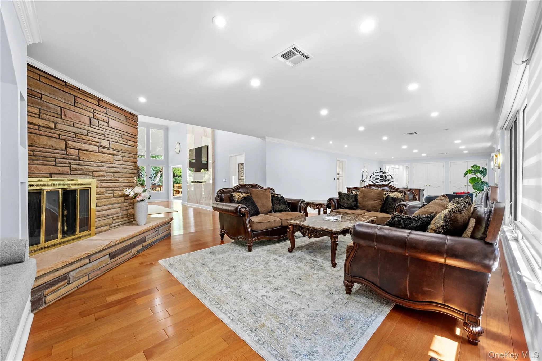 249 Glen Cove Road, North Hempstead, NY, 4 Bedrooms Bedrooms, 11 Rooms Rooms,4 BathroomsBathrooms,Residential,For Rent,Glen Cove,0,KEY1016084 249 Glen Cove Road, North Hempstead, NY, 4 Bedrooms Bedrooms, 11 Rooms Rooms,4 BathroomsBathrooms,Residential,For Rent,Glen Cove,0,KEY1016084