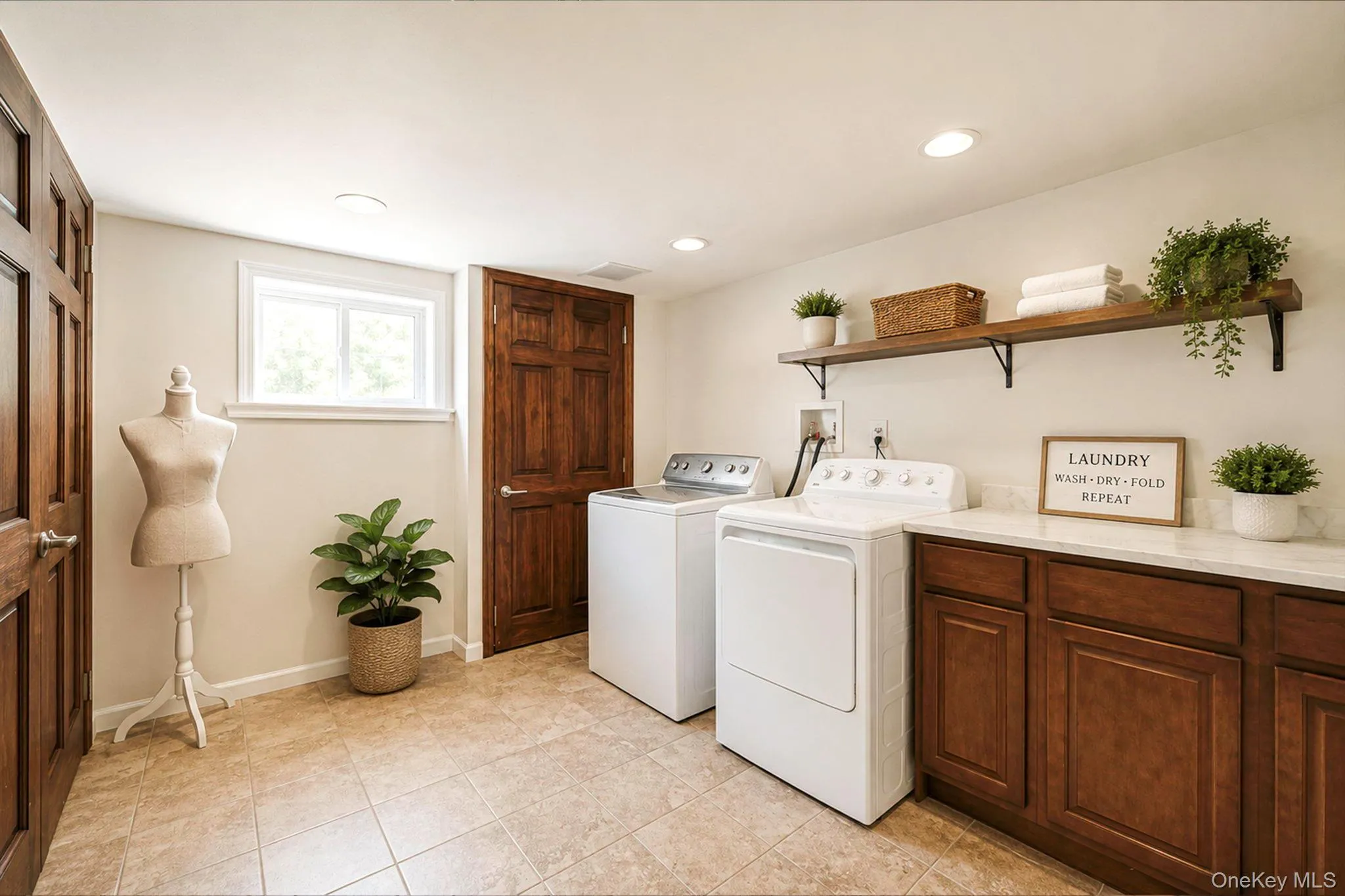 95 Walnut Street, Brookhaven, NY, 4 Bedrooms Bedrooms, 7 Rooms Rooms,2 BathroomsBathrooms,Residential,For Rent,Walnut,0,KEY1016087 95 Walnut Street, Brookhaven, NY, 4 Bedrooms Bedrooms, 7 Rooms Rooms,2 BathroomsBathrooms,Residential,For Rent,Walnut,0,KEY1016087