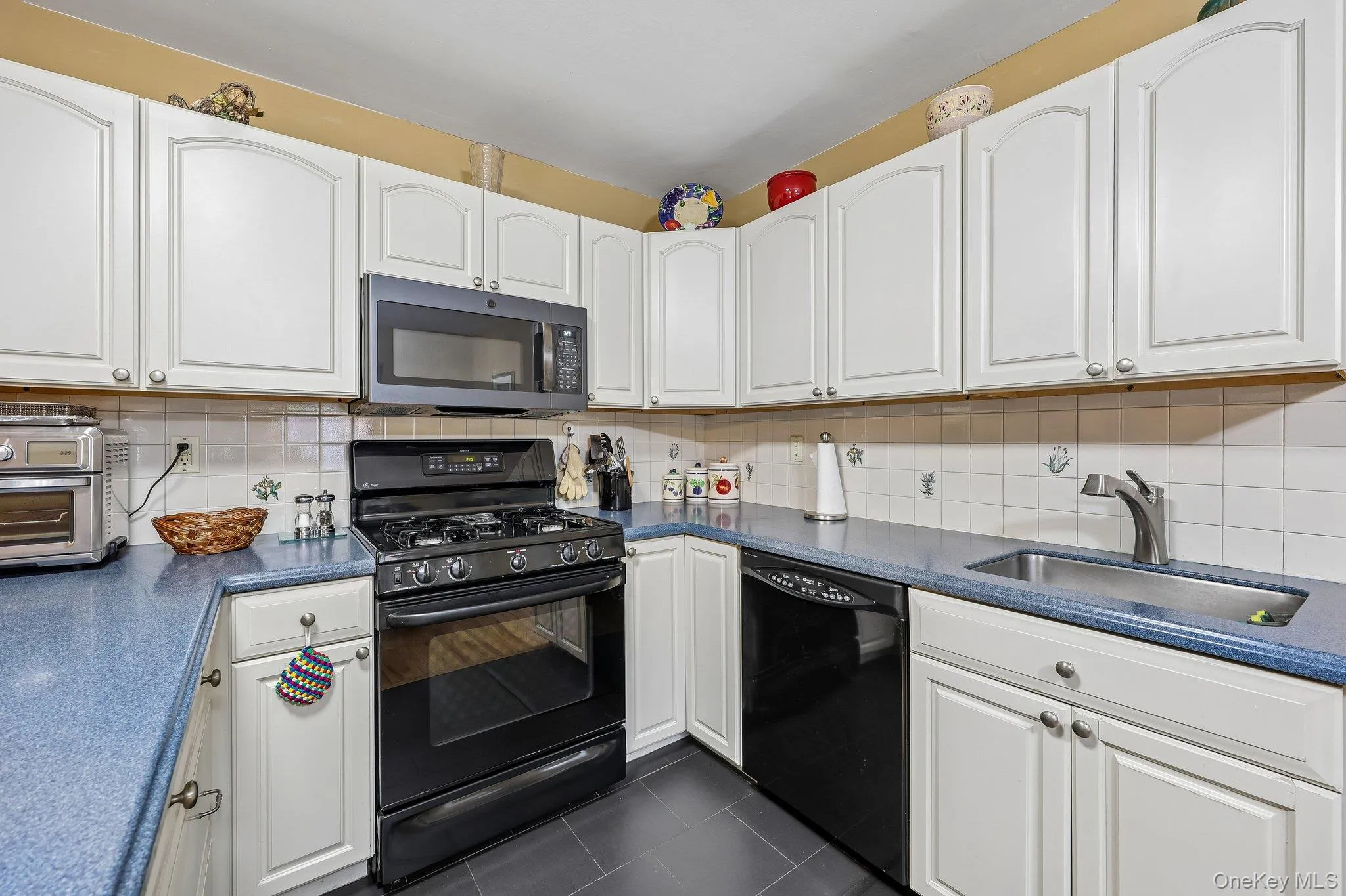 3 Lawrence Park Drive, Orangetown, NY, 1 Bedroom Bedrooms, 4 Rooms Rooms,1 BathroomBathrooms,Residential,For Rent,Lawrence Park,0,1016088 3 Lawrence Park Drive, Orangetown, NY, 1 Bedroom Bedrooms, 4 Rooms Rooms,1 BathroomBathrooms,Residential,For Rent,Lawrence Park,0,1016088