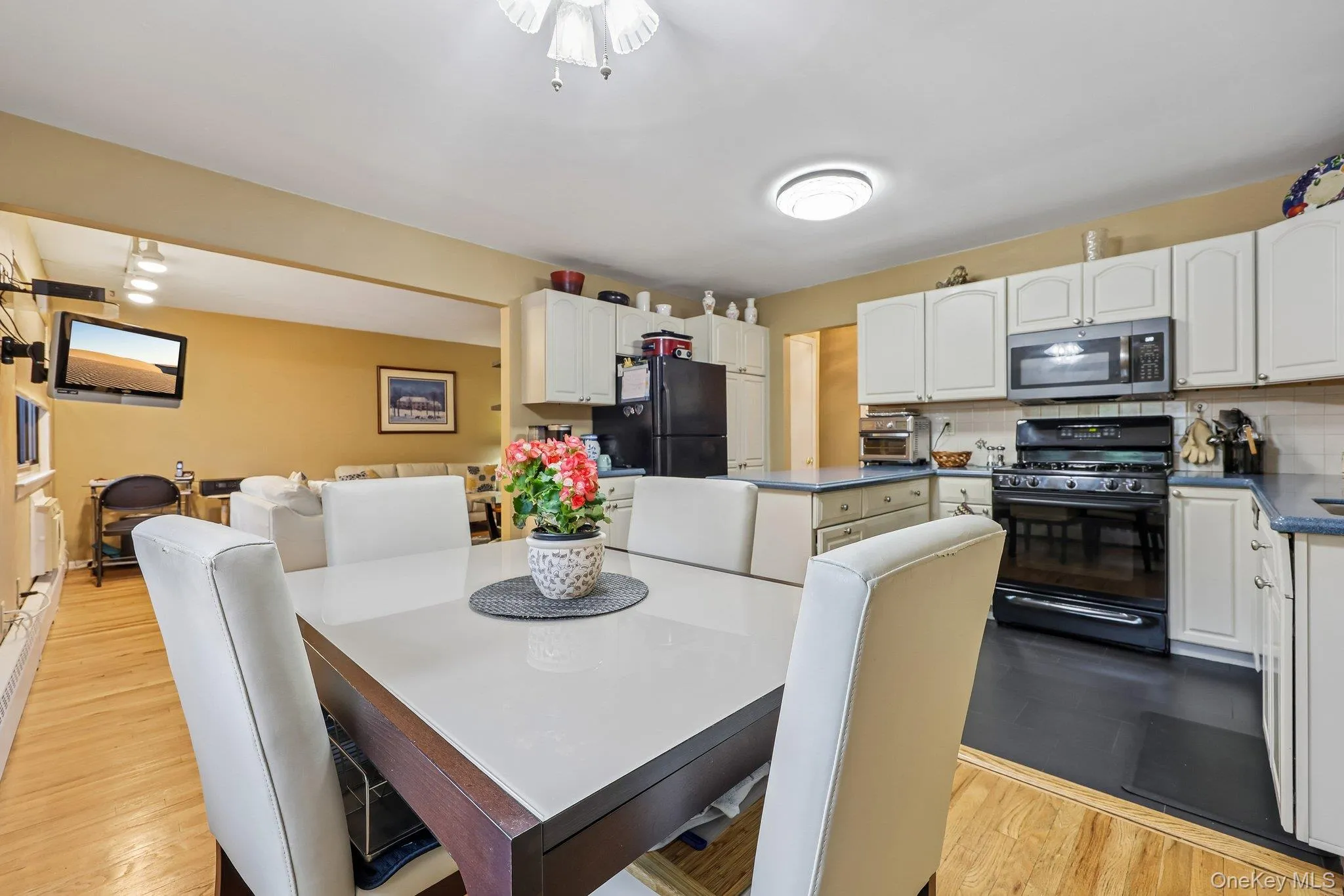 3 Lawrence Park Drive, Orangetown, NY, 1 Bedroom Bedrooms, 4 Rooms Rooms,1 BathroomBathrooms,Residential,For Rent,Lawrence Park,0,1016088 3 Lawrence Park Drive, Orangetown, NY, 1 Bedroom Bedrooms, 4 Rooms Rooms,1 BathroomBathrooms,Residential,For Rent,Lawrence Park,0,1016088