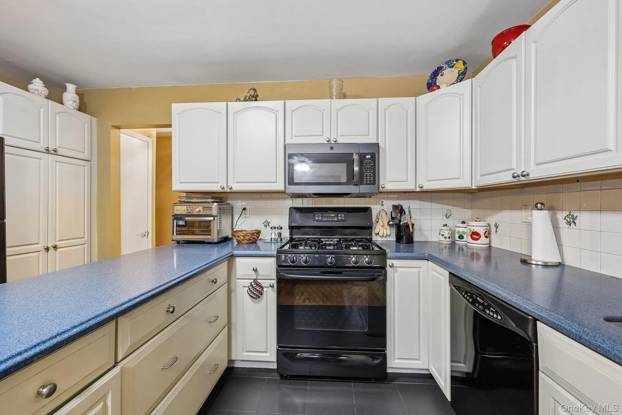 3 Lawrence Park Drive, Orangetown, NY, 1 Bedroom Bedrooms, 4 Rooms Rooms,1 BathroomBathrooms,Residential,For Rent,Lawrence Park,0,1016088 3 Lawrence Park Drive, Orangetown, NY, 1 Bedroom Bedrooms, 4 Rooms Rooms,1 BathroomBathrooms,Residential,For Rent,Lawrence Park,0,1016088