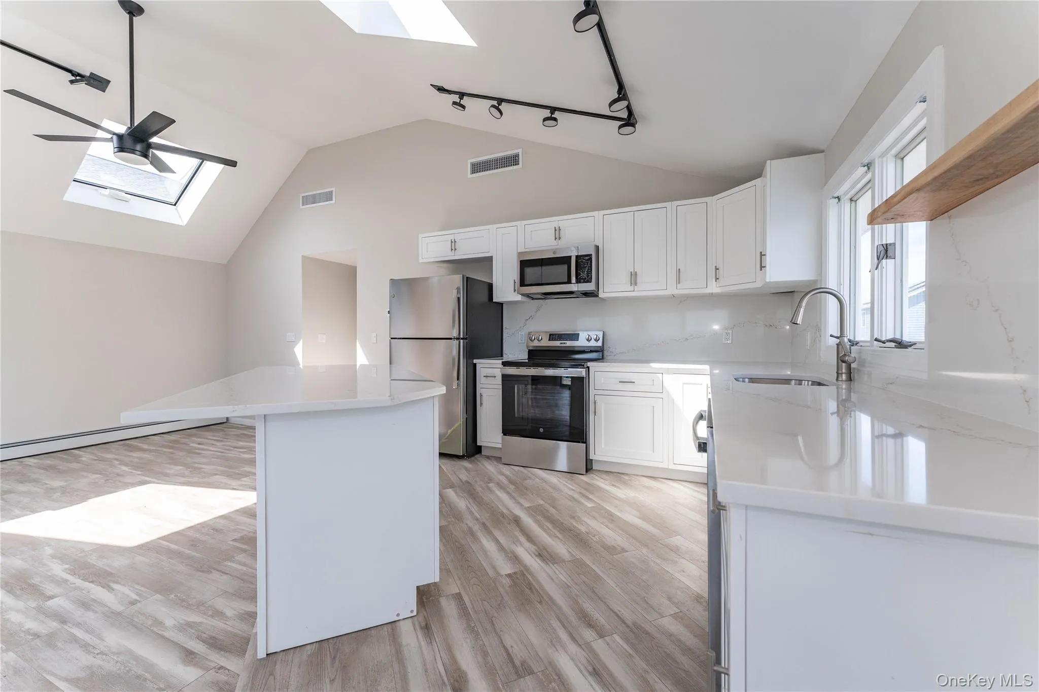 121 Williamson Street, Hempstead, NY, 3 Bedrooms Bedrooms, 6 Rooms Rooms,1 BathroomBathrooms,Residential Lease,For Rent,Williamson,0,1016103 121 Williamson Street, Hempstead, NY, 3 Bedrooms Bedrooms, 6 Rooms Rooms,1 BathroomBathrooms,Residential Lease,For Rent,Williamson,0,1016103