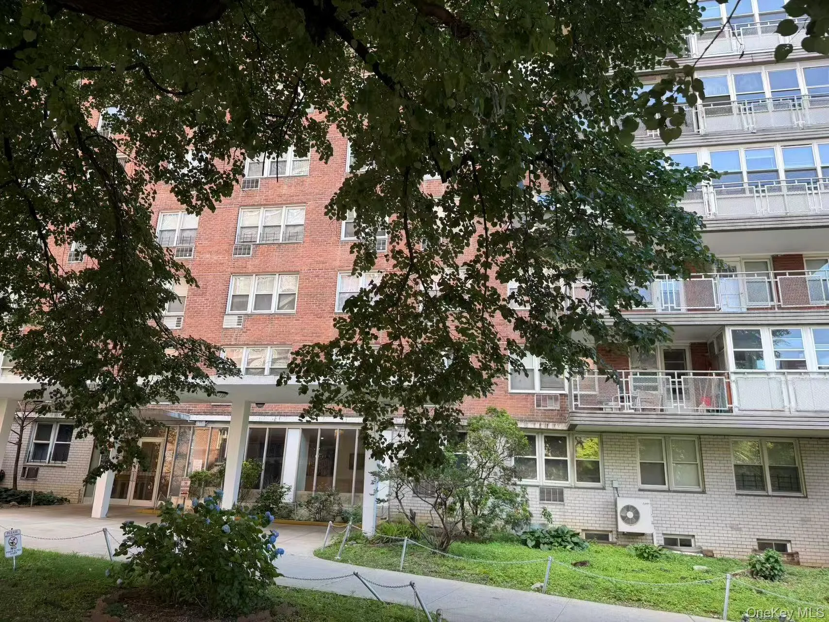 138-10 Franklin Avenue, New York, NY, 3 Bedrooms Bedrooms, 5 Rooms Rooms,1 BathroomBathrooms,Residential,For Rent,Franklin,0,1016106 138-10 Franklin Avenue, New York, NY, 3 Bedrooms Bedrooms, 5 Rooms Rooms,1 BathroomBathrooms,Residential,For Rent,Franklin,0,1016106