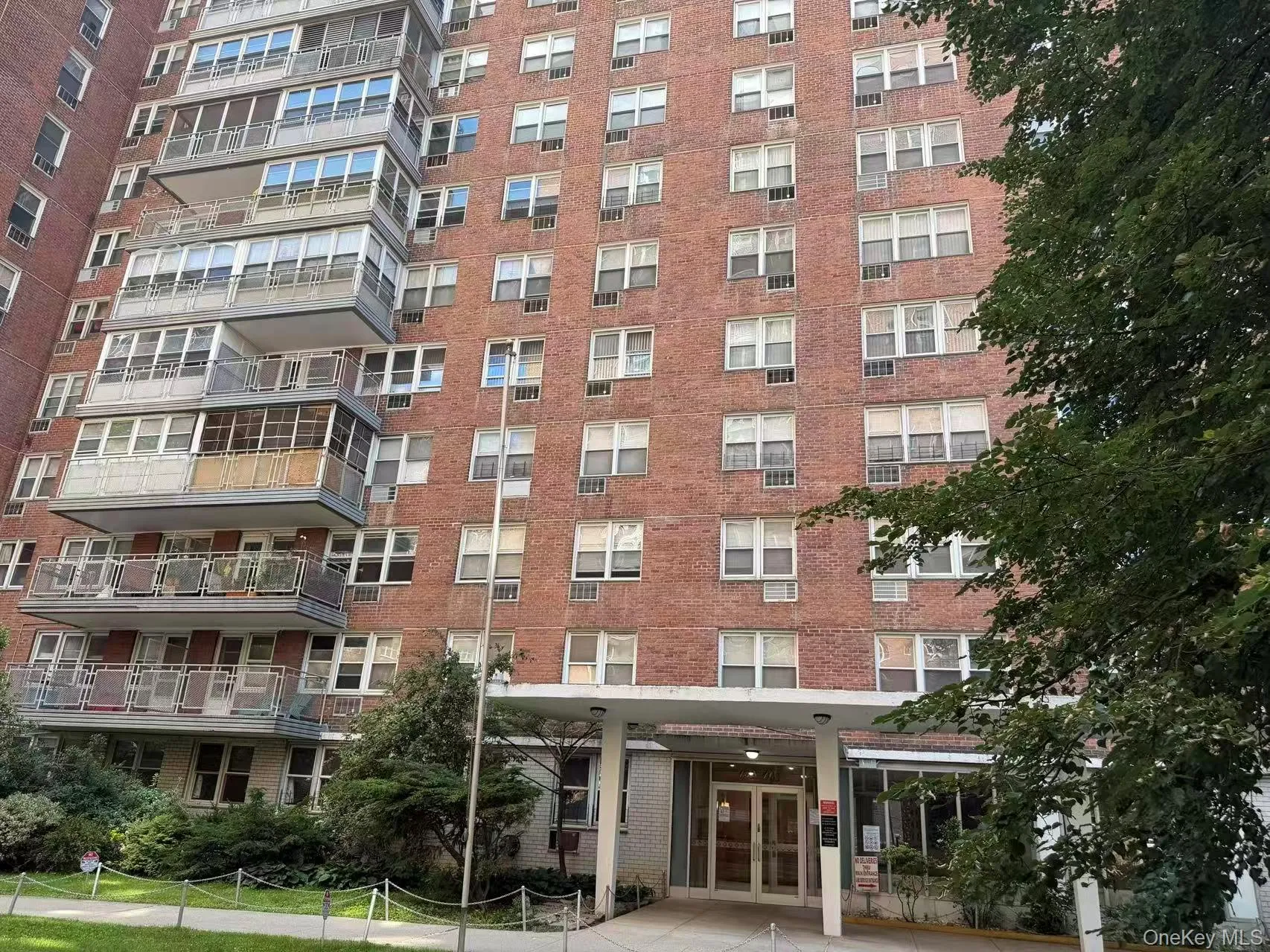 138-10 Franklin Avenue, New York, NY, 3 Bedrooms Bedrooms, 5 Rooms Rooms,1 BathroomBathrooms,Residential,For Rent,Franklin,0,1016106 138-10 Franklin Avenue, New York, NY, 3 Bedrooms Bedrooms, 5 Rooms Rooms,1 BathroomBathrooms,Residential,For Rent,Franklin,0,1016106